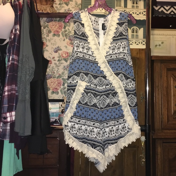 Patterned Romper - Picture 1 of 2